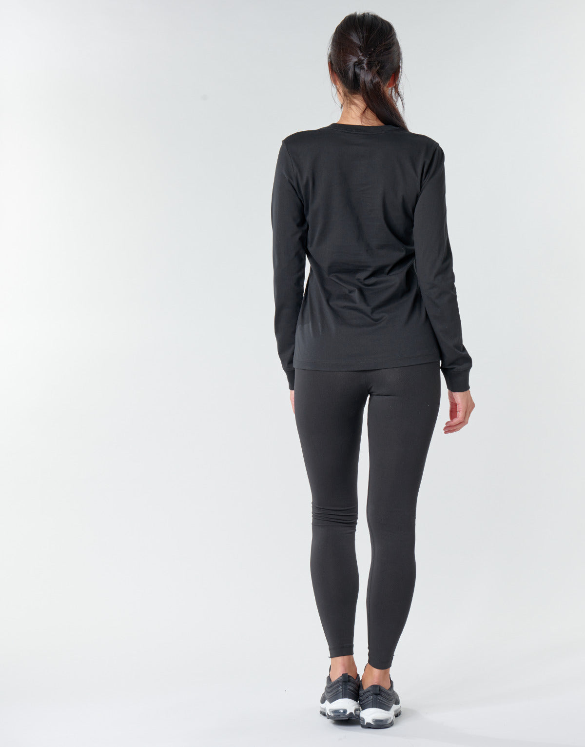 T-shirts a maniche lunghe Donna Nike W NSW TEE ESSNTL LS ICON FTR Nero