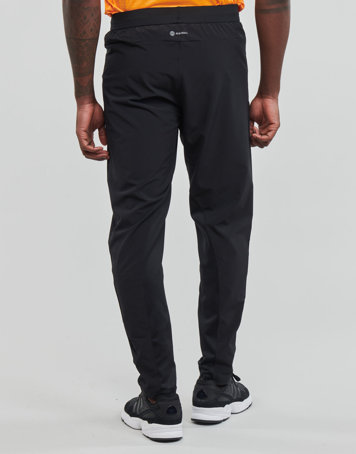 Pantaloni Sportivi Uomo adidas TRAINING PANT Nero