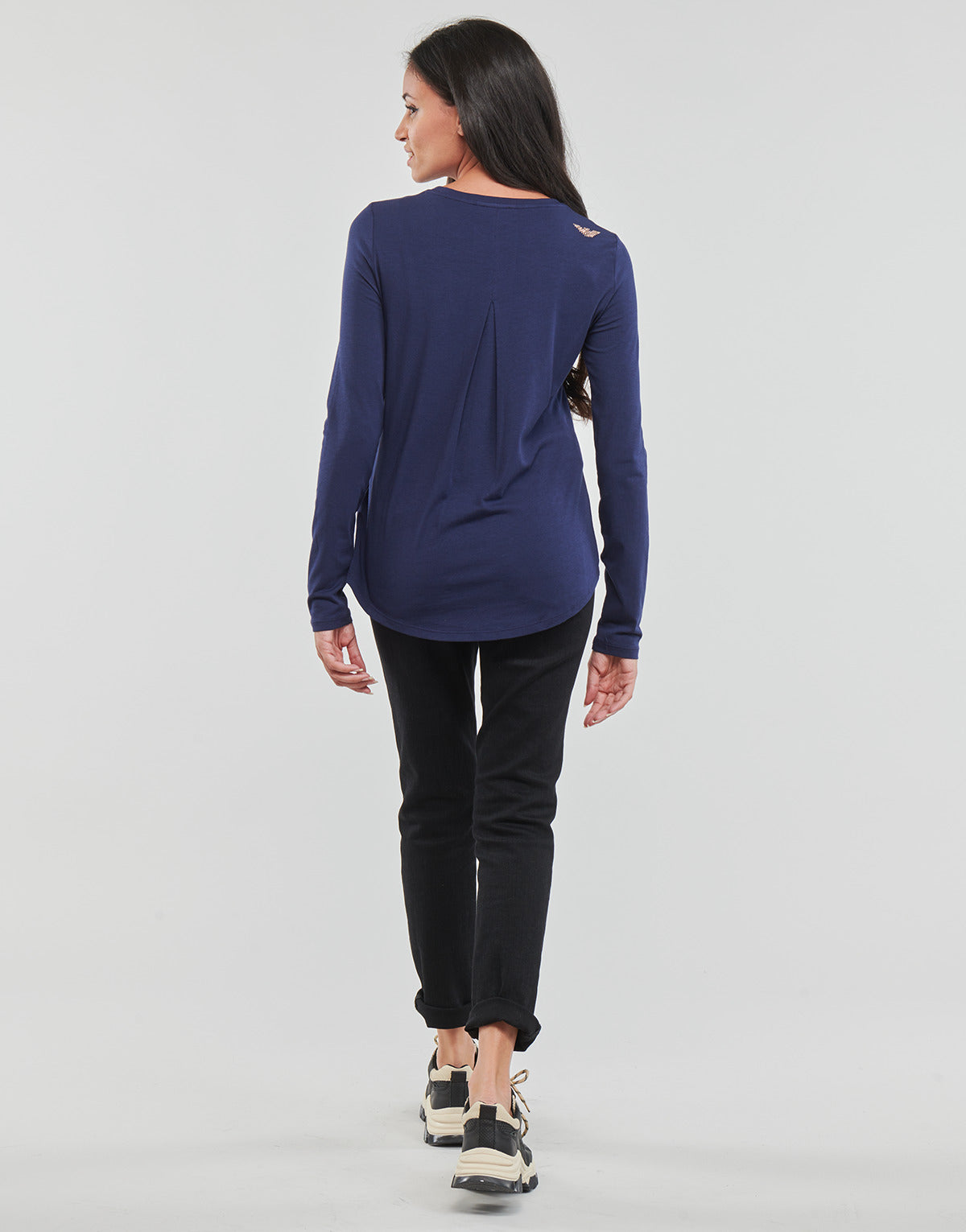 T-shirts a maniche lunghe Donna Emporio Armani EA7 8NTT51 Marine