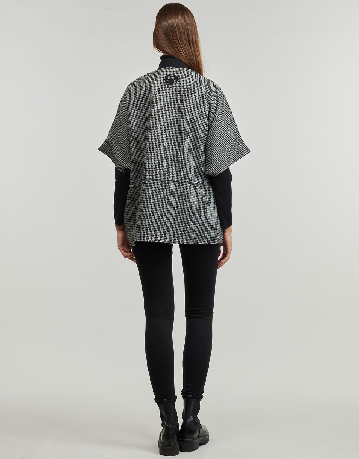 Gilet / Cardigan Donna Desigual PONCHO HARRINGA RICHMOND V.2 Grigio