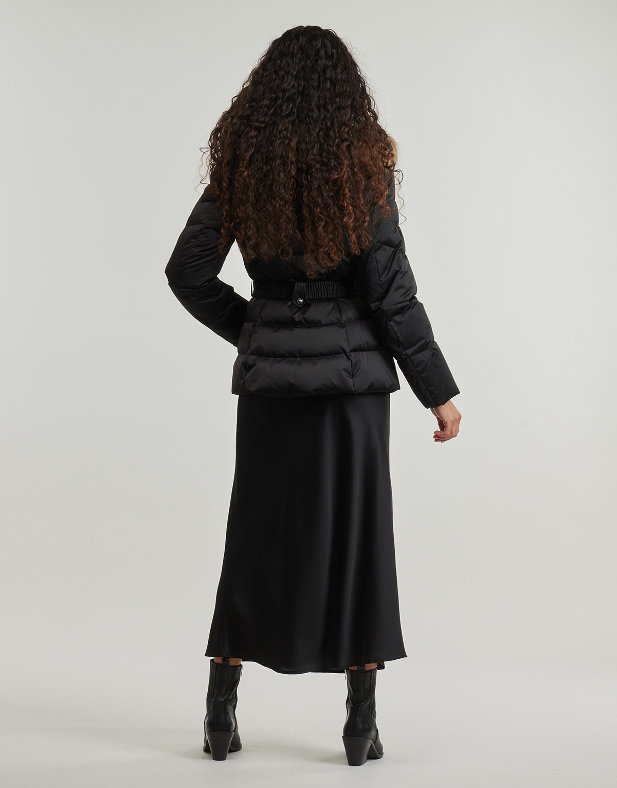 Piumino Donna Guess MARINA SHORT Nero