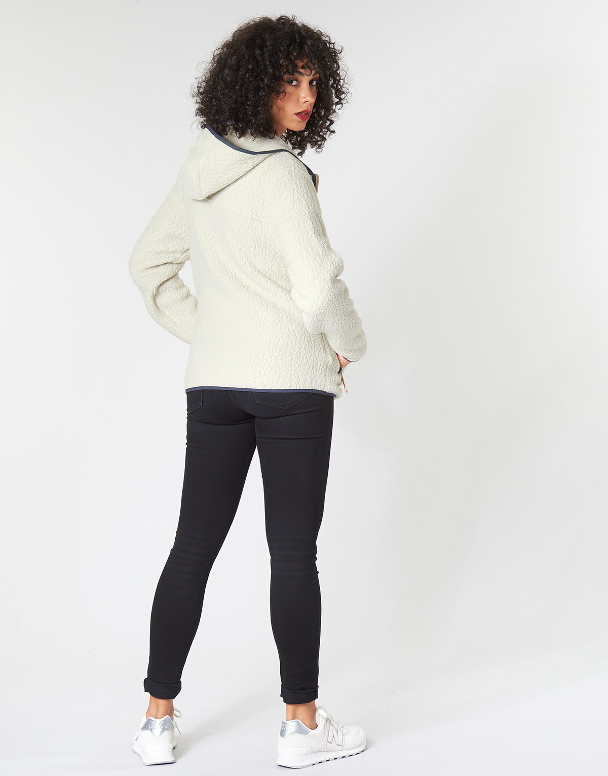 Felpa Donna Patagonia W’S RETRO PILE HOODY Bianco