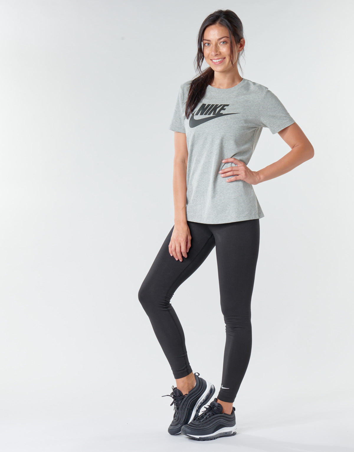 T-shirt Donna Nike  W NSW TEE ESSNTL ICON FUTUR  Grigio