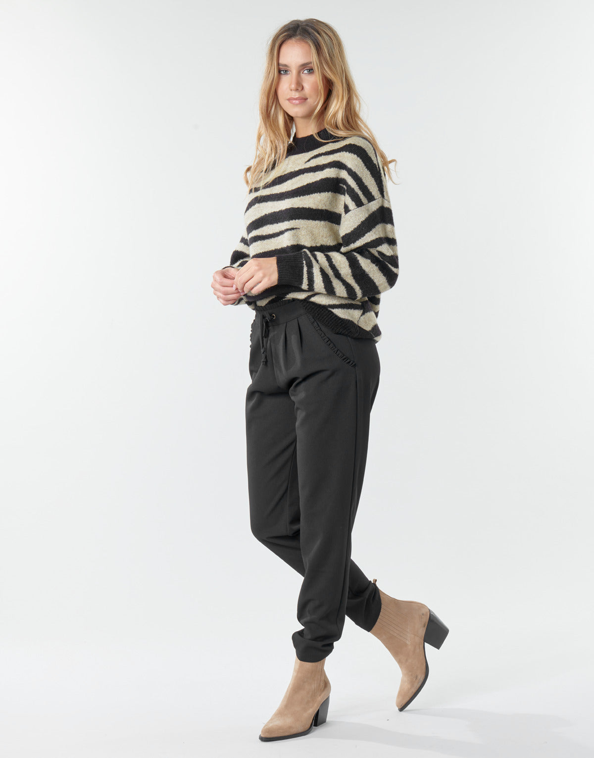 Pantaloni morbidi / Pantaloni alla zuava Donna JDY  JDYCATIA  Nero