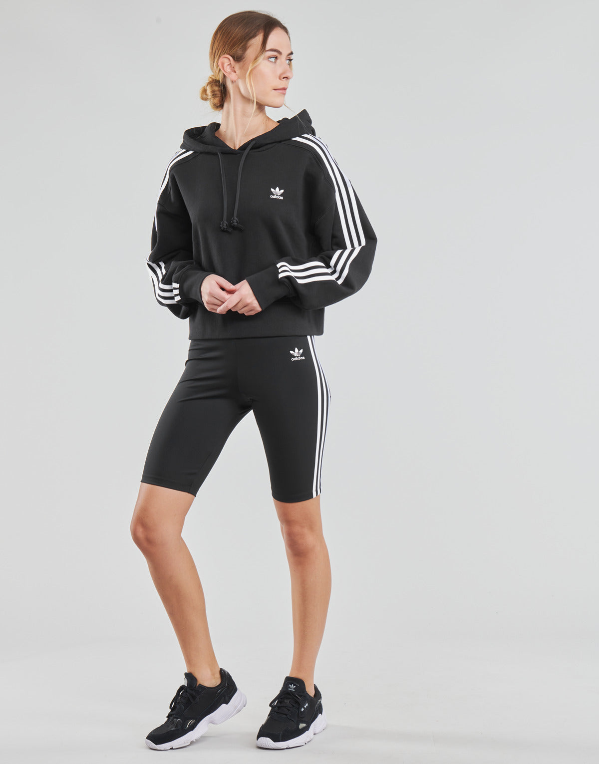 Felpa Donna adidas SHORT HOODIE Nero