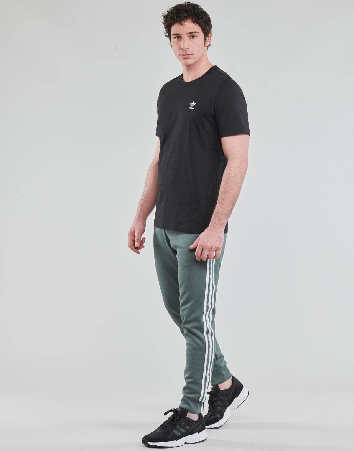 T-shirt Uomo adidas ESSENTIAL TEE Nero