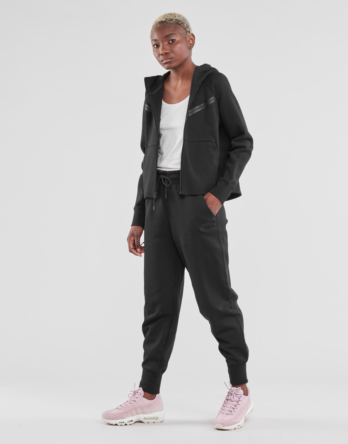 Pantaloni Sportivi Donna Nike  NSTCH FLC ESSNTL HR PNT  Nero