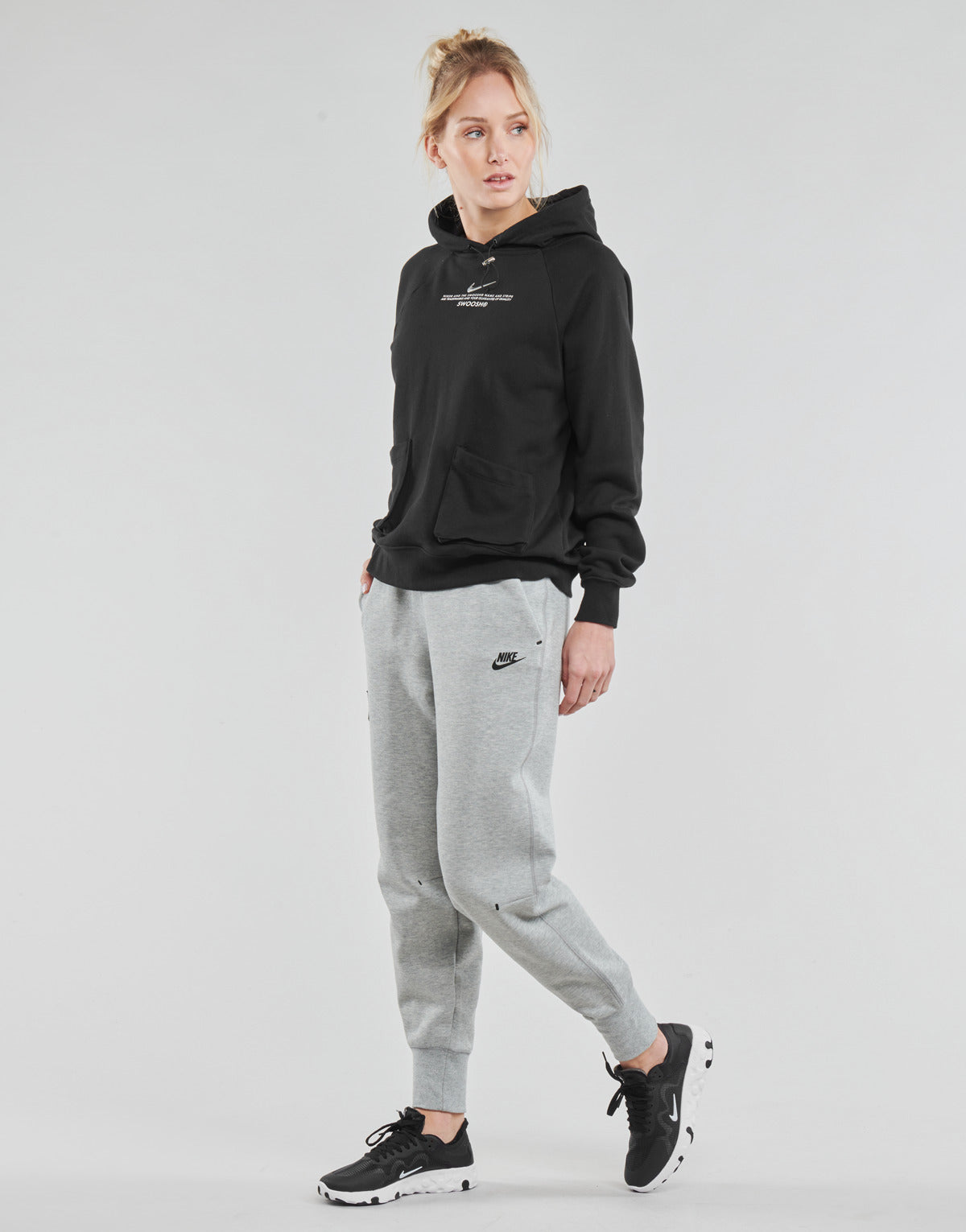 Pantaloni Sportivi Donna Nike NSTCH FLC ESSNTL HR PNT Grigio