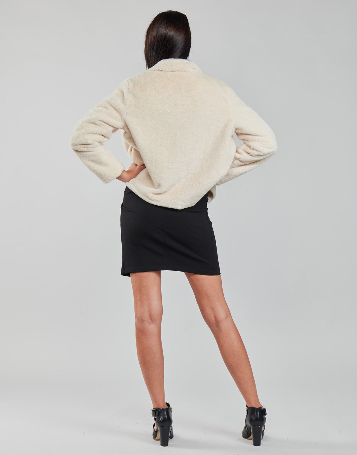 Mantella Donna Moony Mood PAKITA Bianco