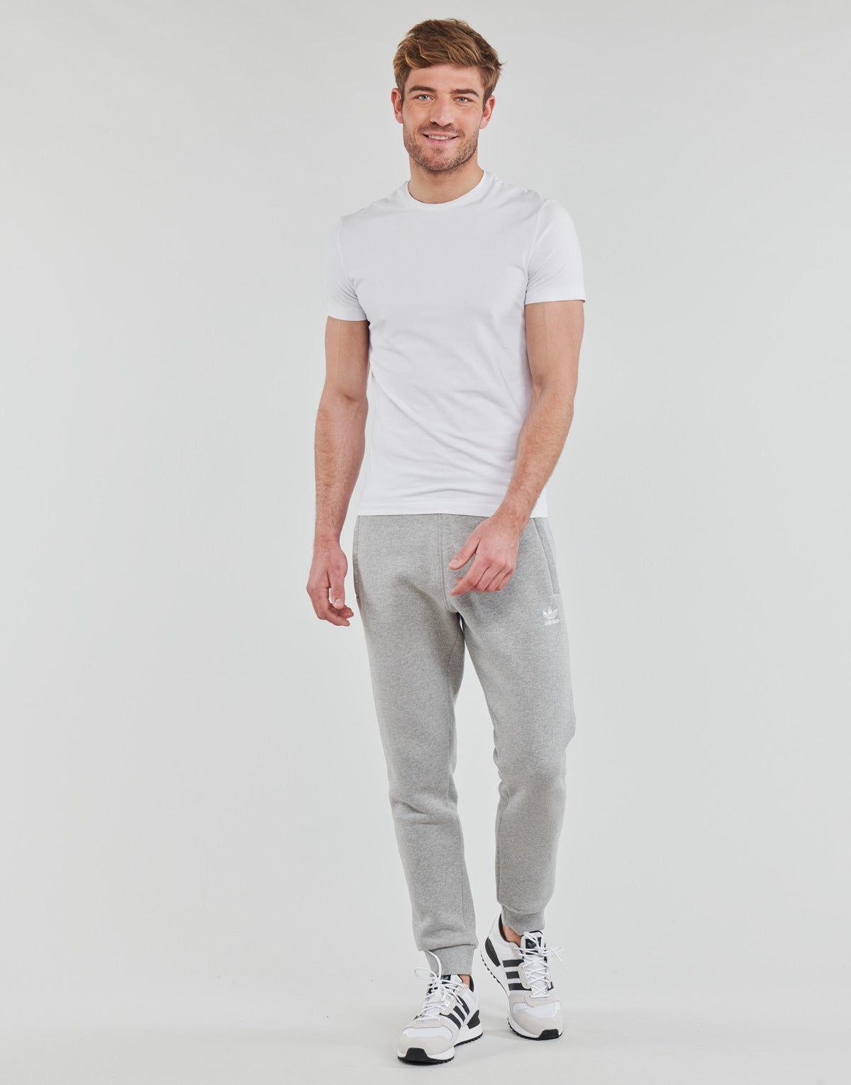 Pantaloni Sportivi Uomo adidas ESSENTIALS PANT Grigio