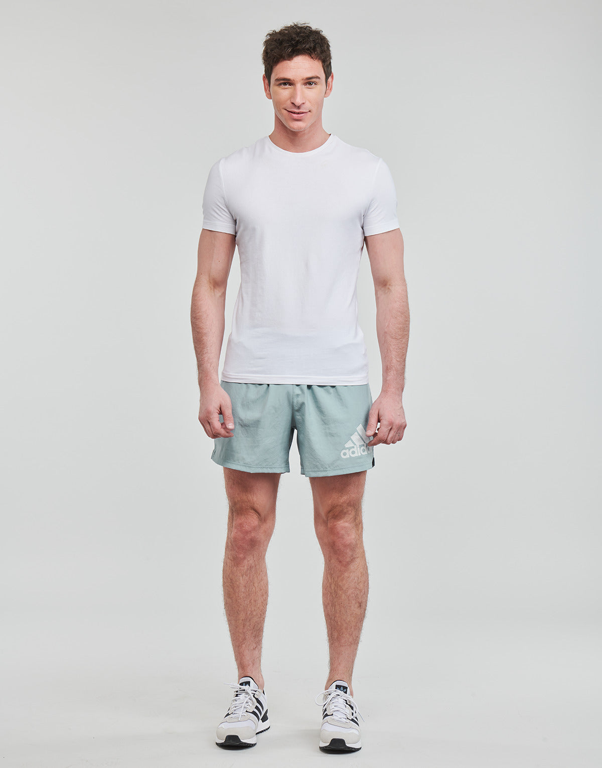 Pantaloni corti Uomo adidas  RUN IT SHORTS M  Grigio