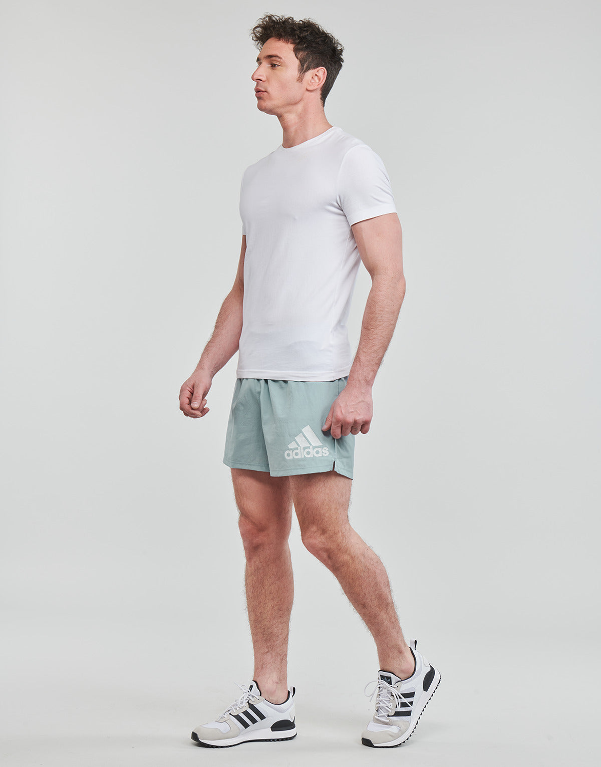 Pantaloni corti Uomo adidas  RUN IT SHORTS M  Grigio