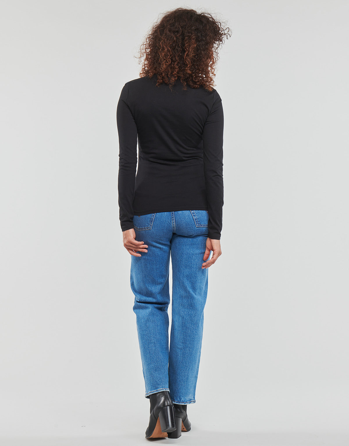 T-shirts a maniche lunghe Donna Guess LS CN MIRELA TEE Nero