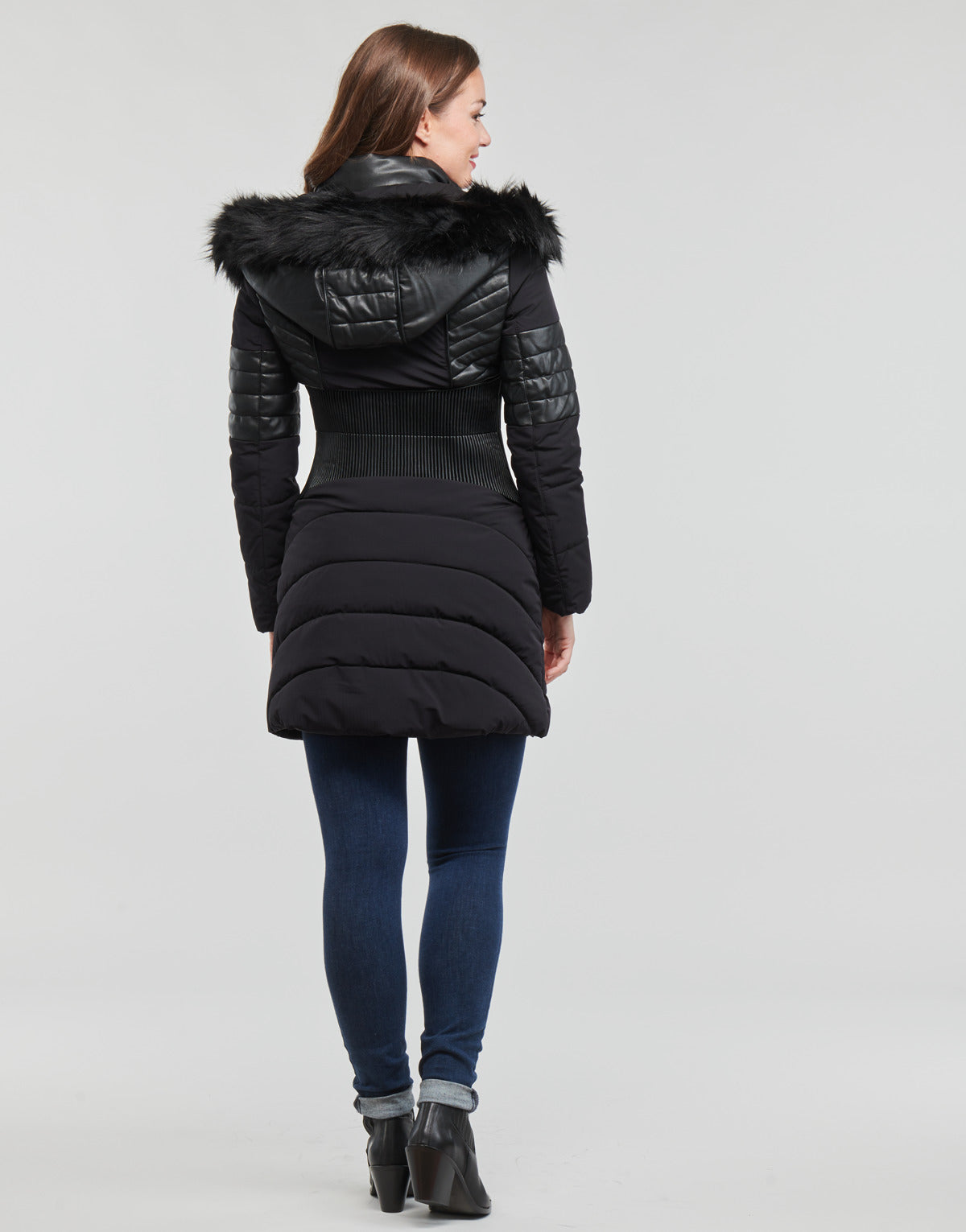 Piumino Donna Guess NEW OXANA JACKET Nero