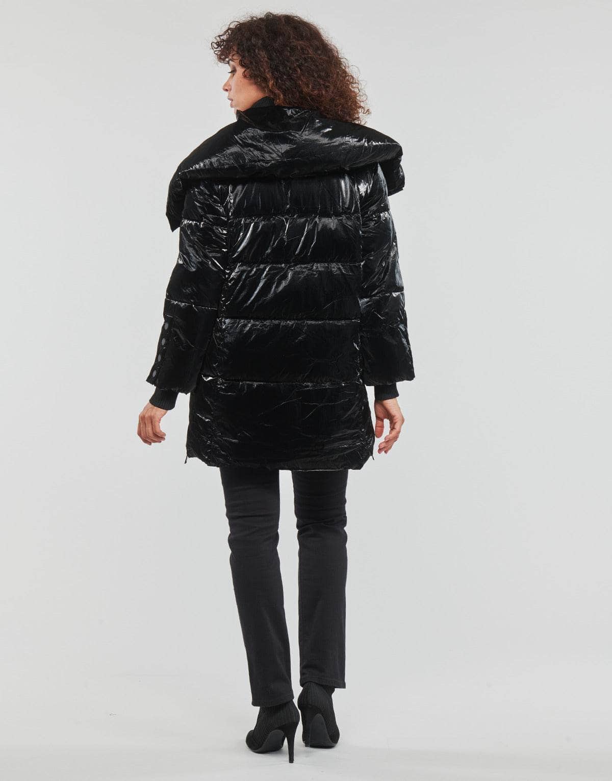 Piumino Donna Guess MATHILDE JACKET Nero