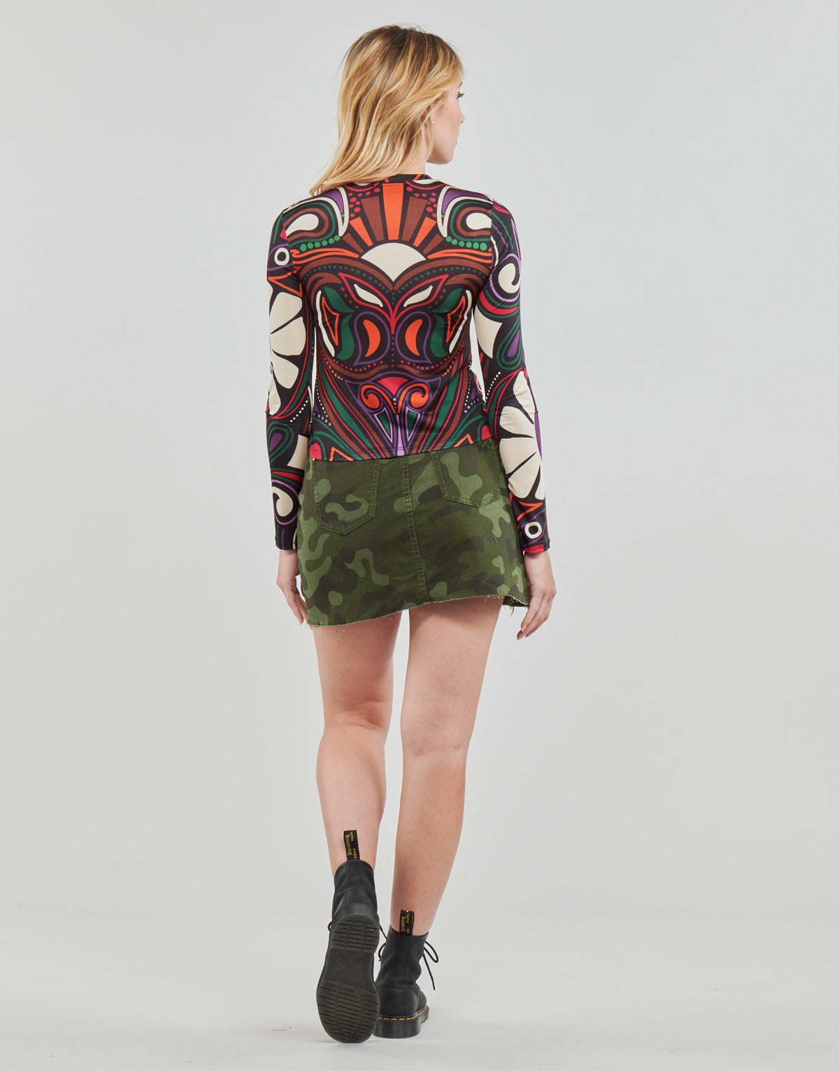 T-shirts a maniche lunghe Donna Desigual  BLAIR  Nero