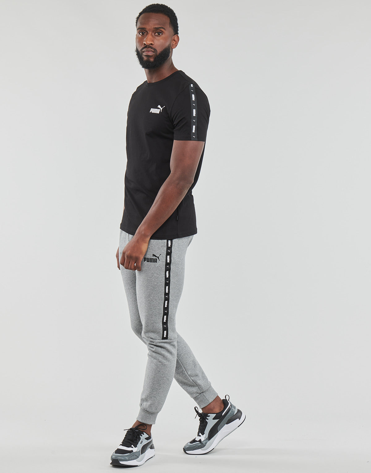 Pantaloni Sportivi Uomo Puma ESS TAPE SWEATPANT Grigio