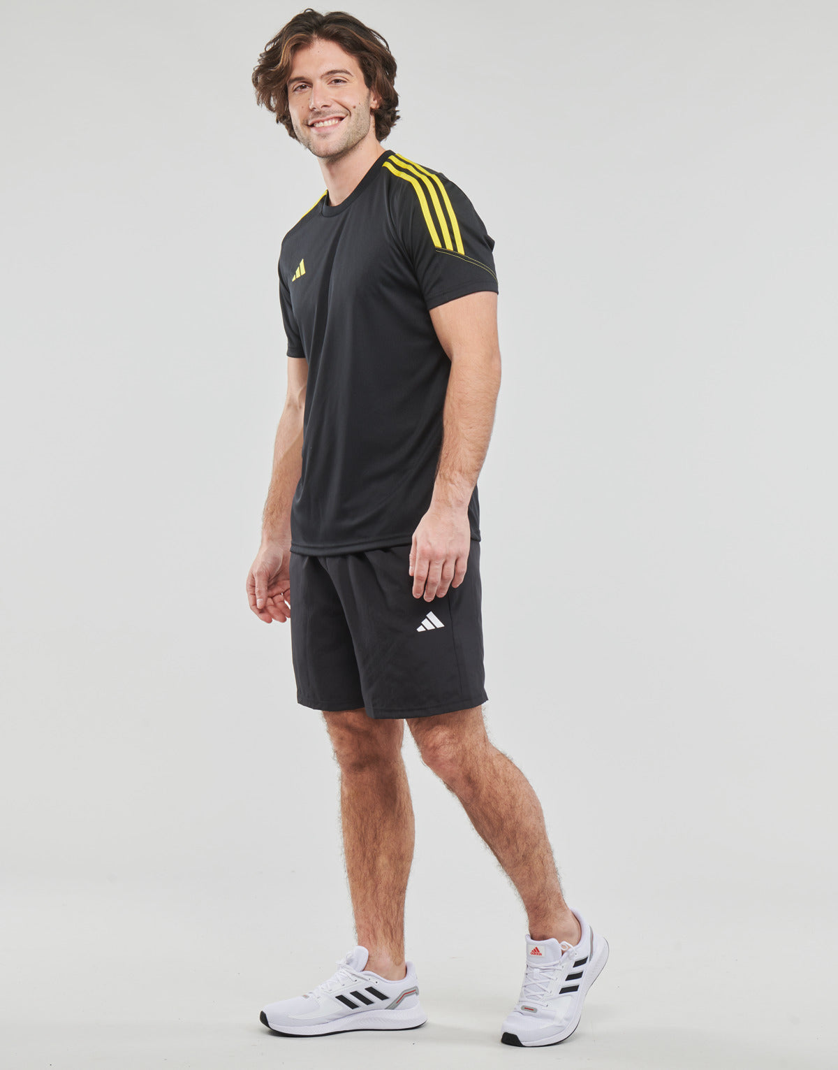 Pantaloni corti Uomo adidas TR-ES WV SHO Nero