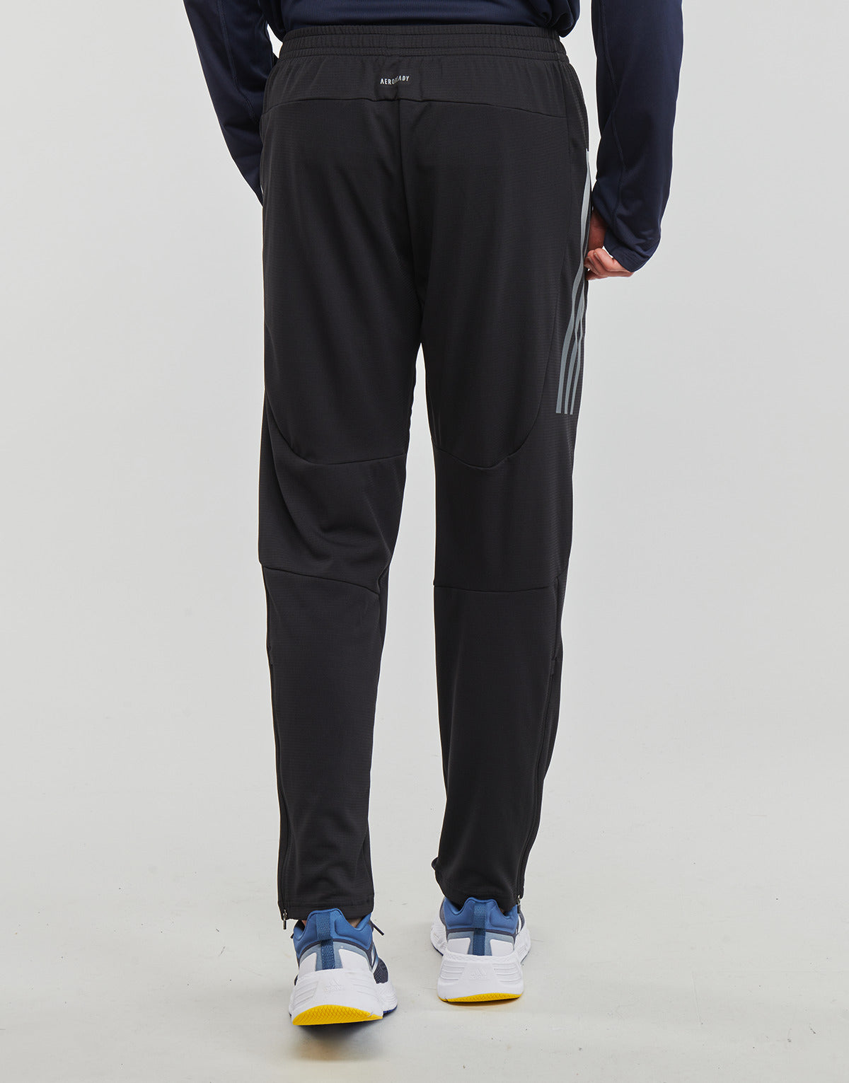 Pantaloni Sportivi Uomo adidas RUN ICONS PANT Nero