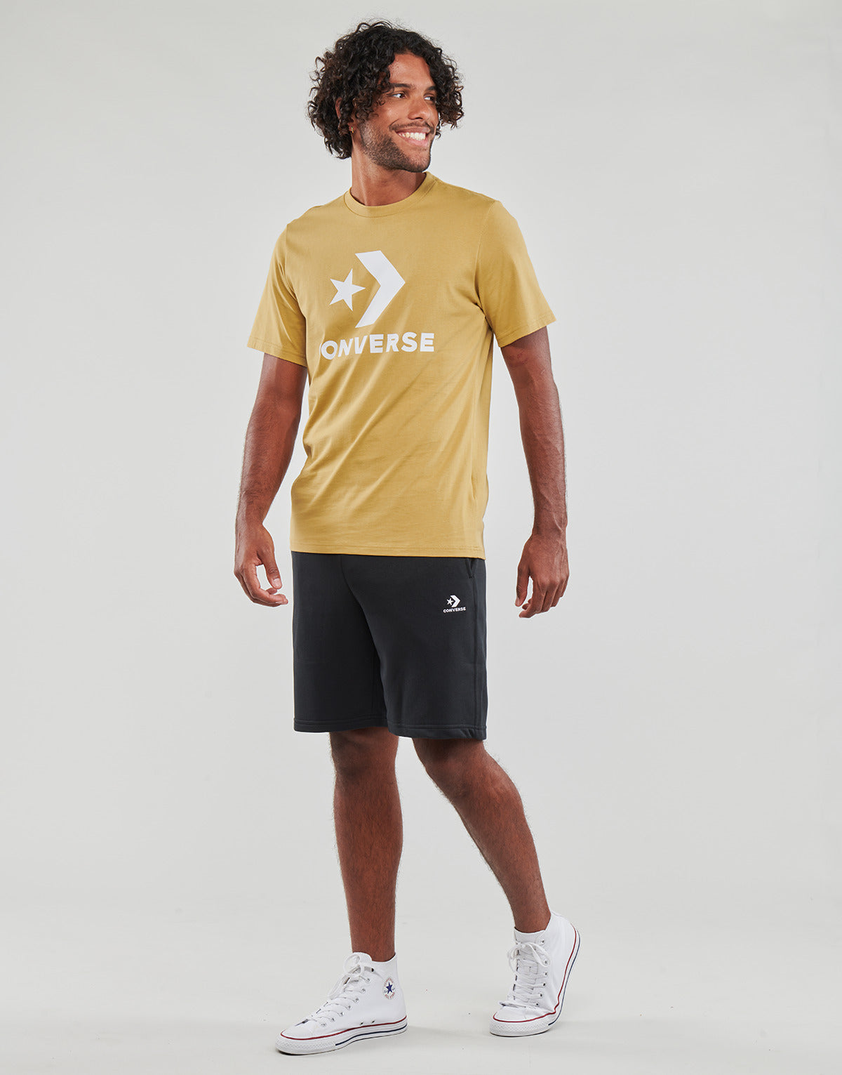 Pantaloni corti Uomo Converse  GO-TO EMBROIDERED STAR CHEVRON FLEECE SHORT  Nero