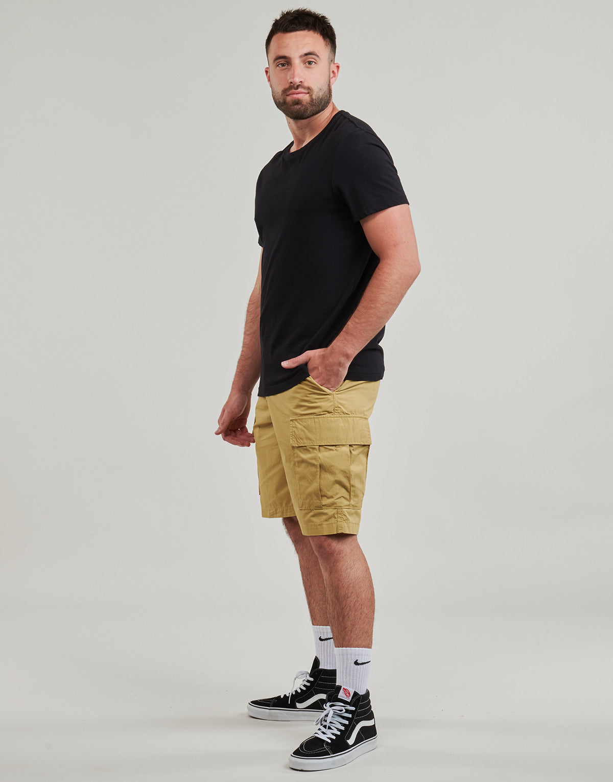 Pantaloni corti Uomo Vans  SERVICE CARGO RELAXED SHORT  Beige