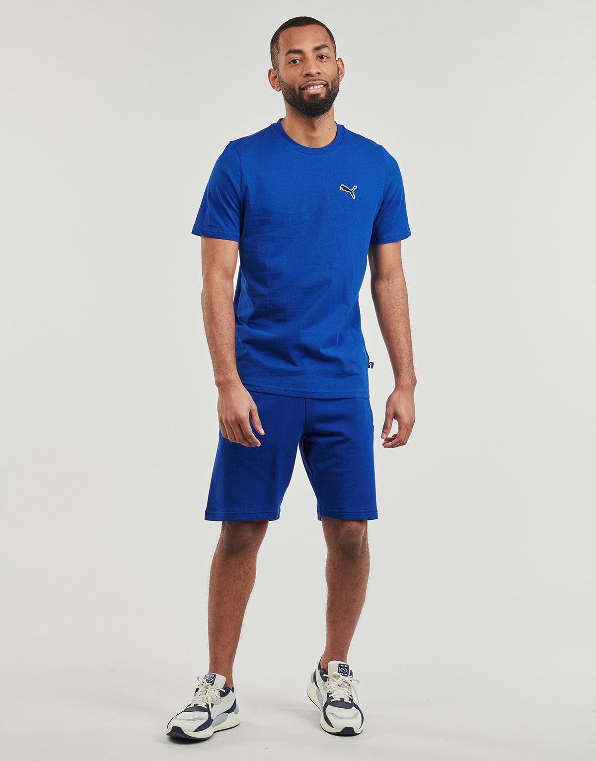 Pantaloni corti Uomo Puma  BETTER ESSENTIALS SHORTS  Blu