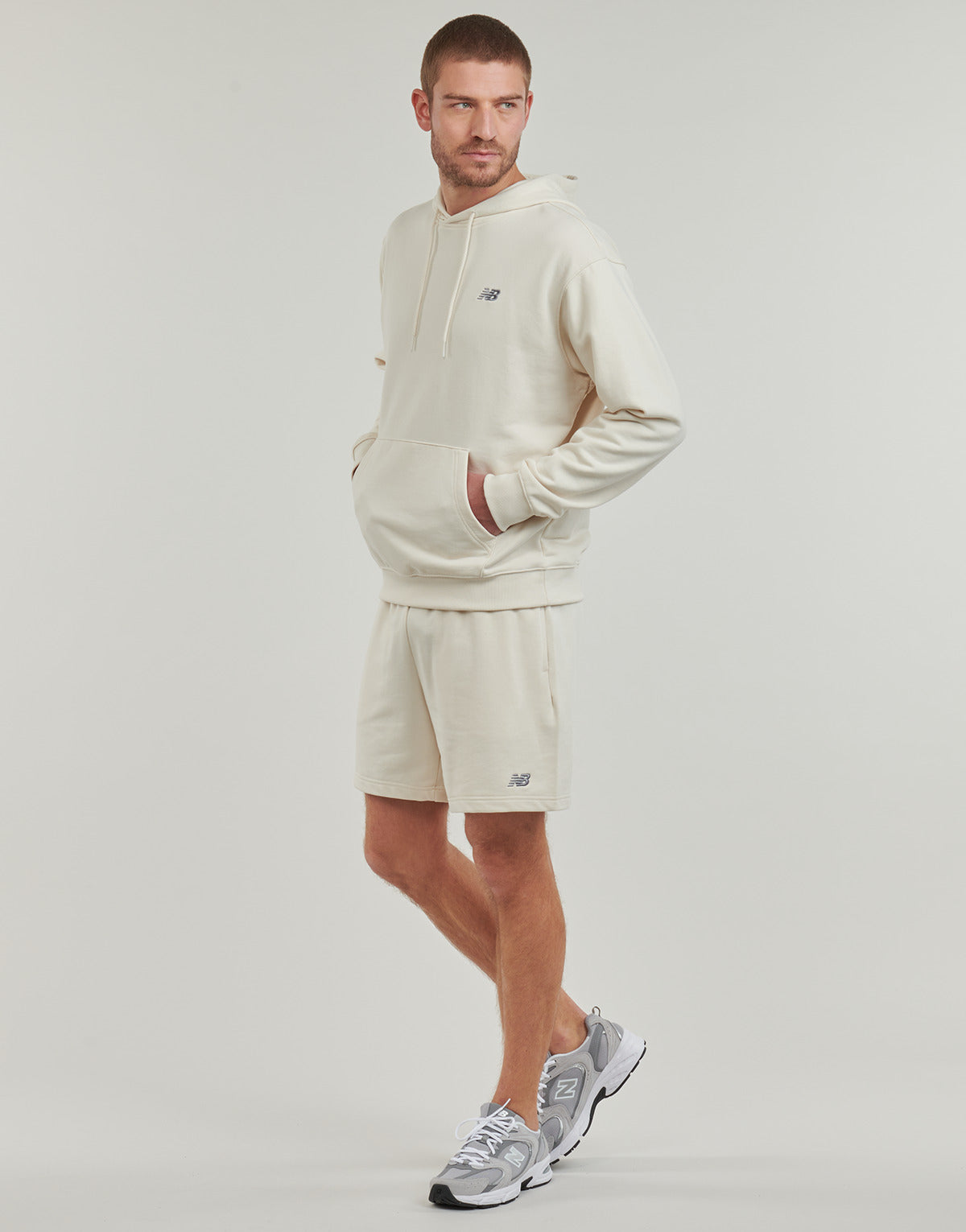 Pantaloni corti Uomo New Balance  FLEECE SHORT  Beige