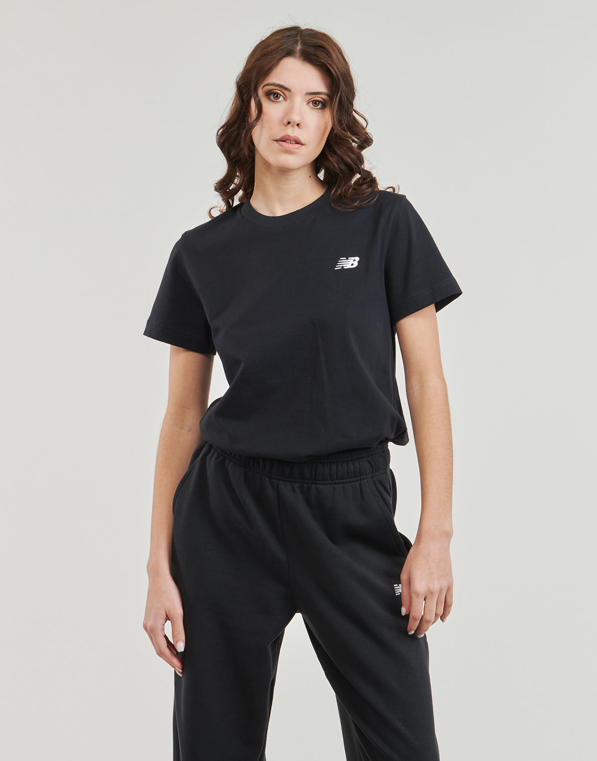 T-shirt Donna New Balance  SMALL LOGO T-SHIRT  Nero