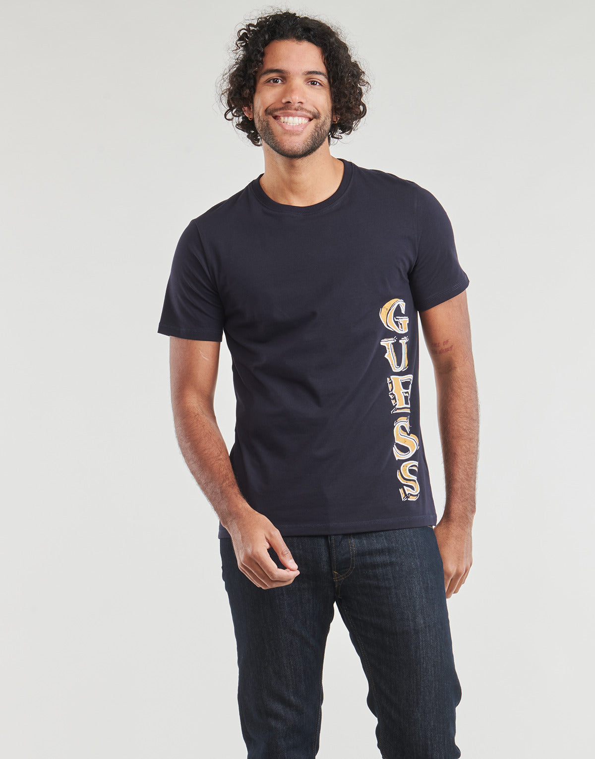 T-shirt Uomo Guess  SS CN VERTICAL GUESS TEE  Marine