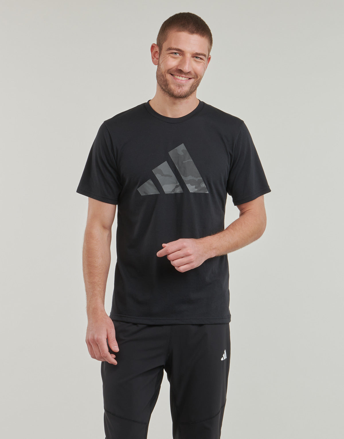 T-shirt Uomo adidas  TR-ESSEA BL T  Nero