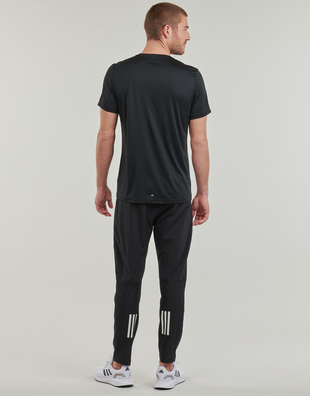 T-shirt Uomo adidas  RUN IT TEE  Nero