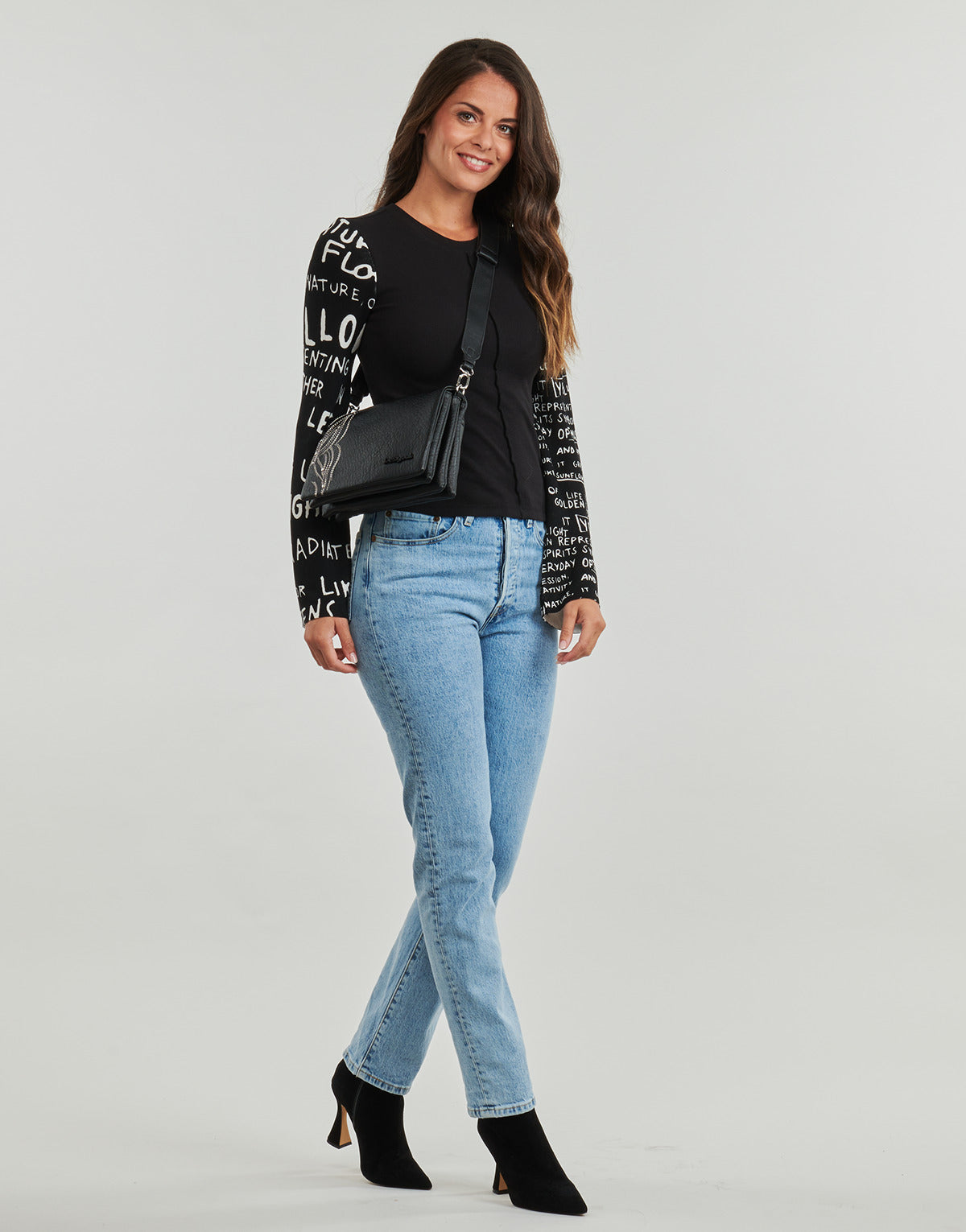 T-shirts a maniche lunghe Donna Desigual TS REBE Nero