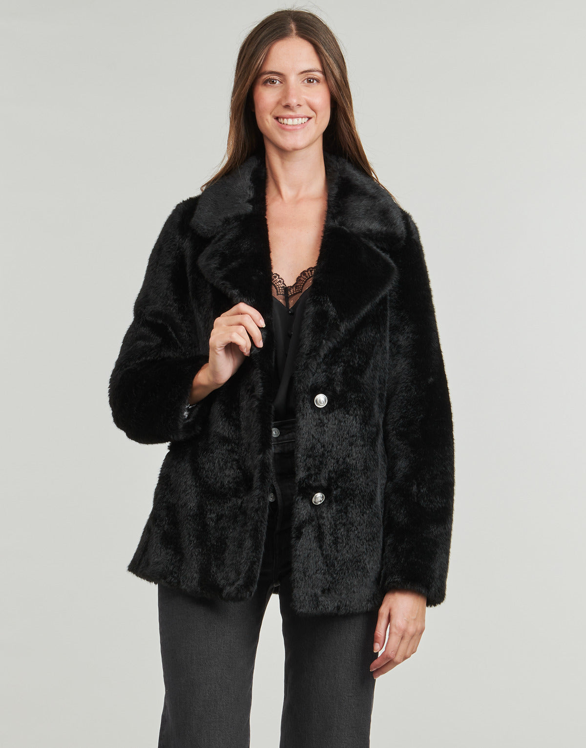 Mantella Donna Guess  FILOMENA FAUX FUR JKT  Nero