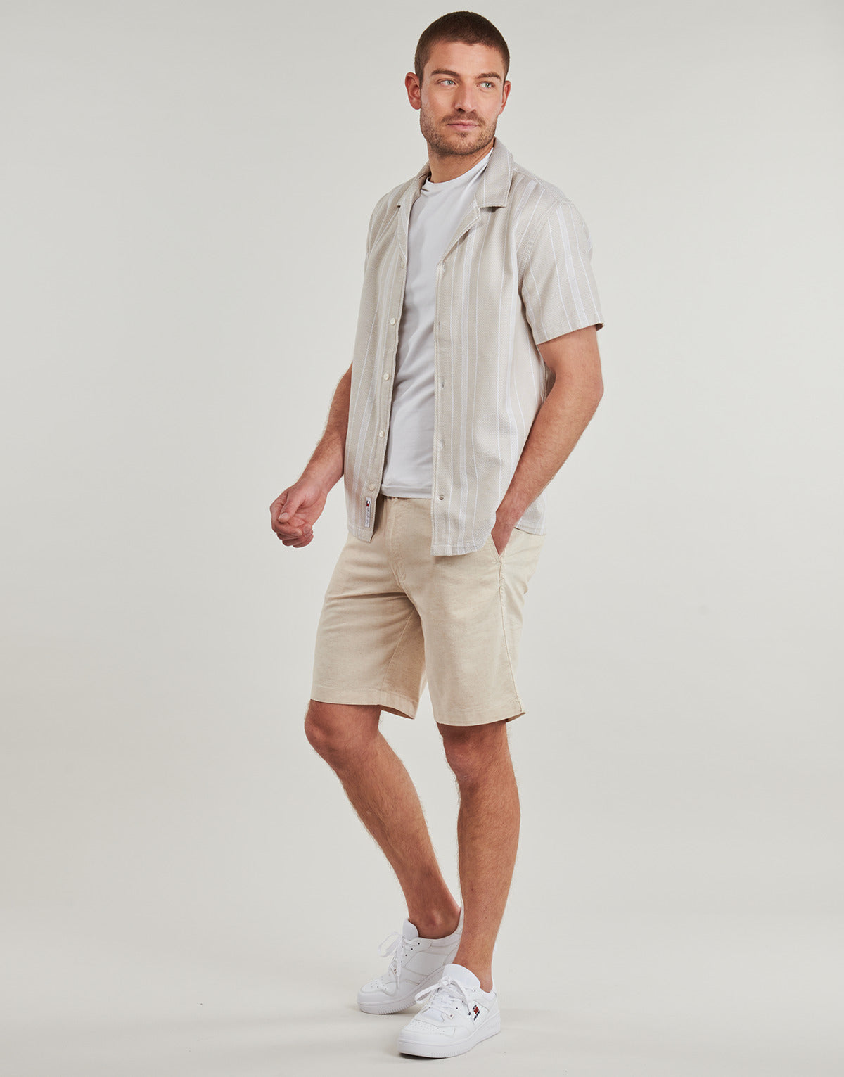 Pantaloni corti Uomo Jack & Jones  JPSTJAIDEN  Beige