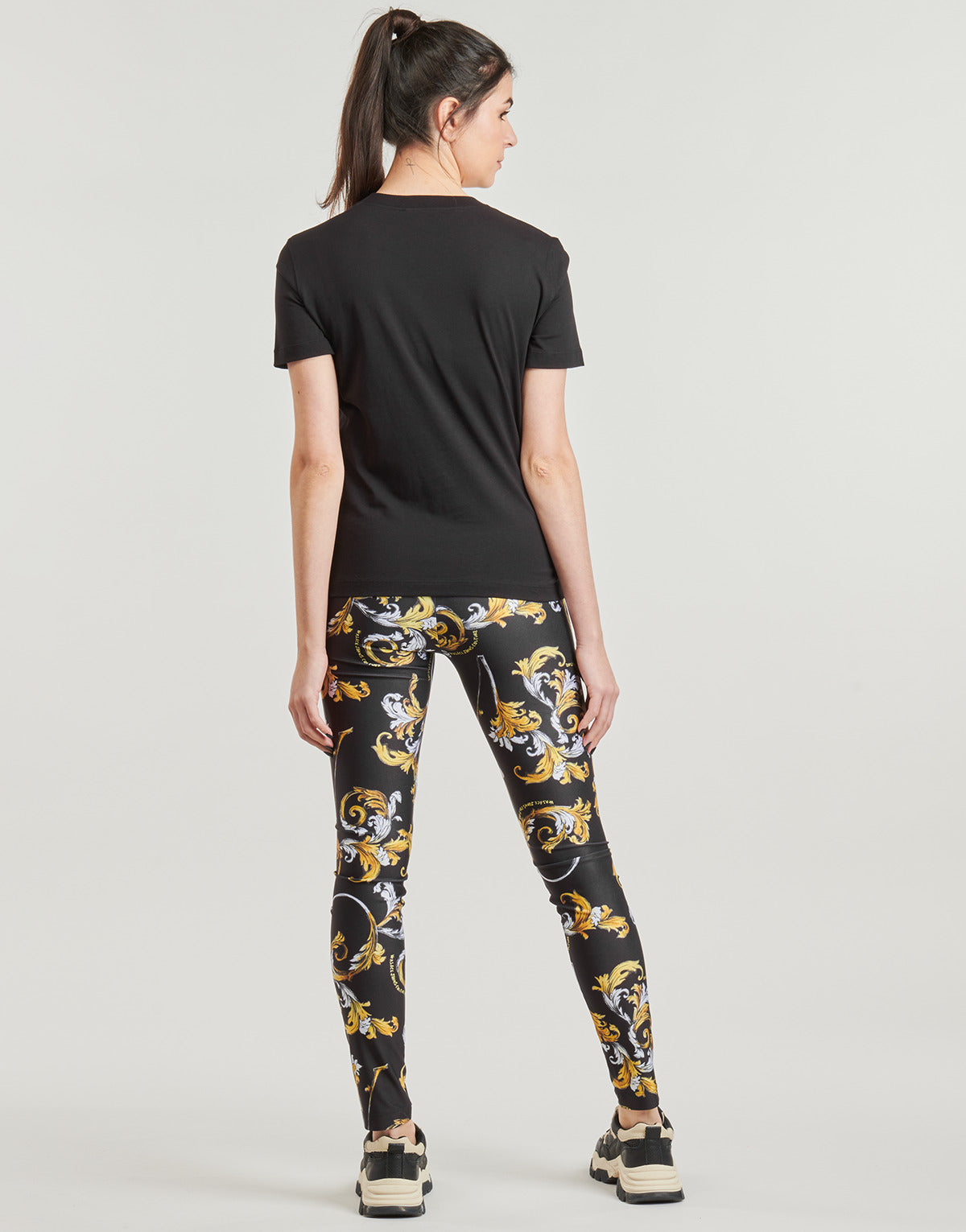 T-shirt Donna Versace Jeans Couture 78HAHT01 Nero