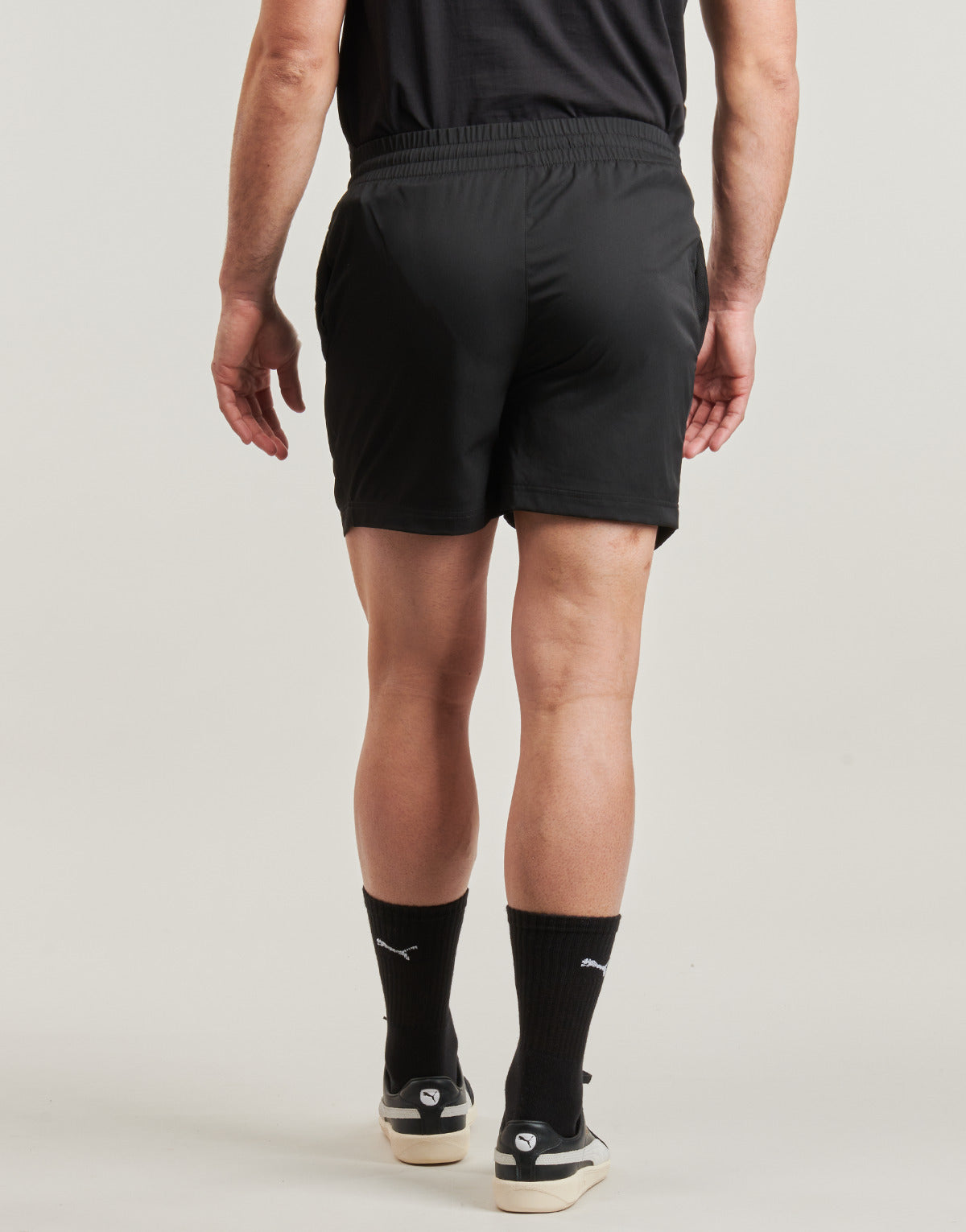 Pantaloni corti Uomo Puma ESS LOGO WOVEN SHORT Nero