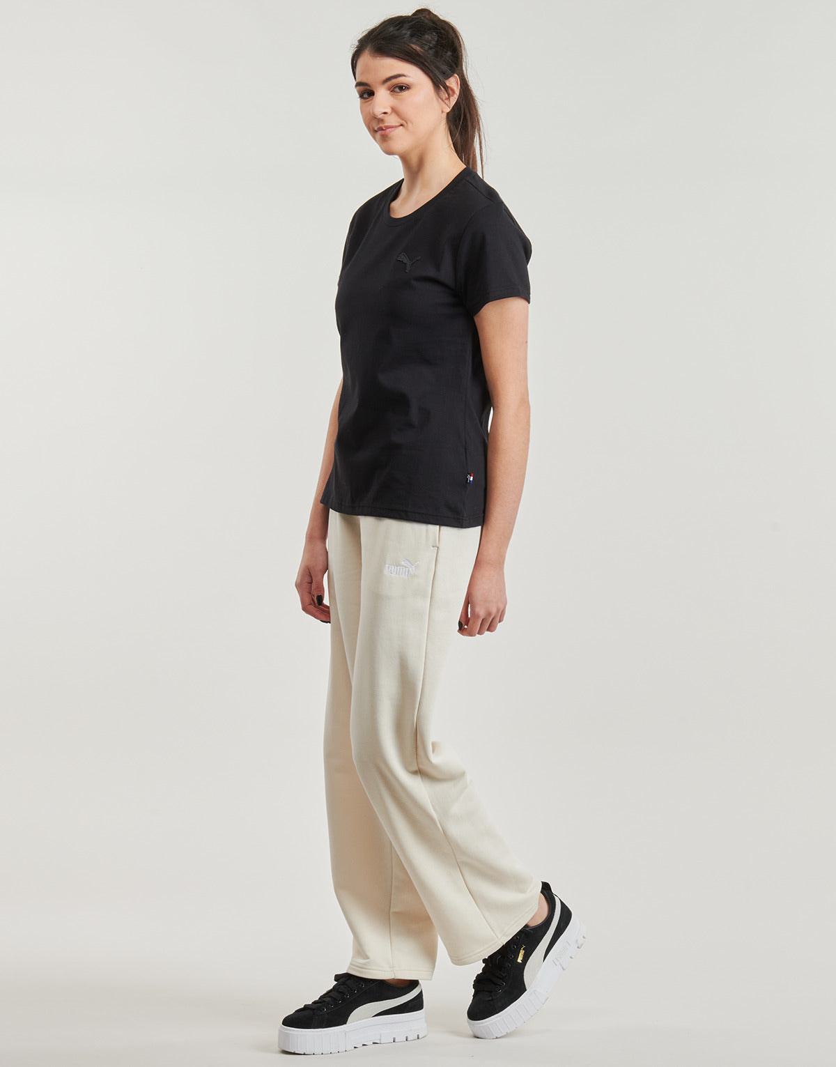 T-shirt Donna Puma TEE W MIF BADGE BRODE Nero