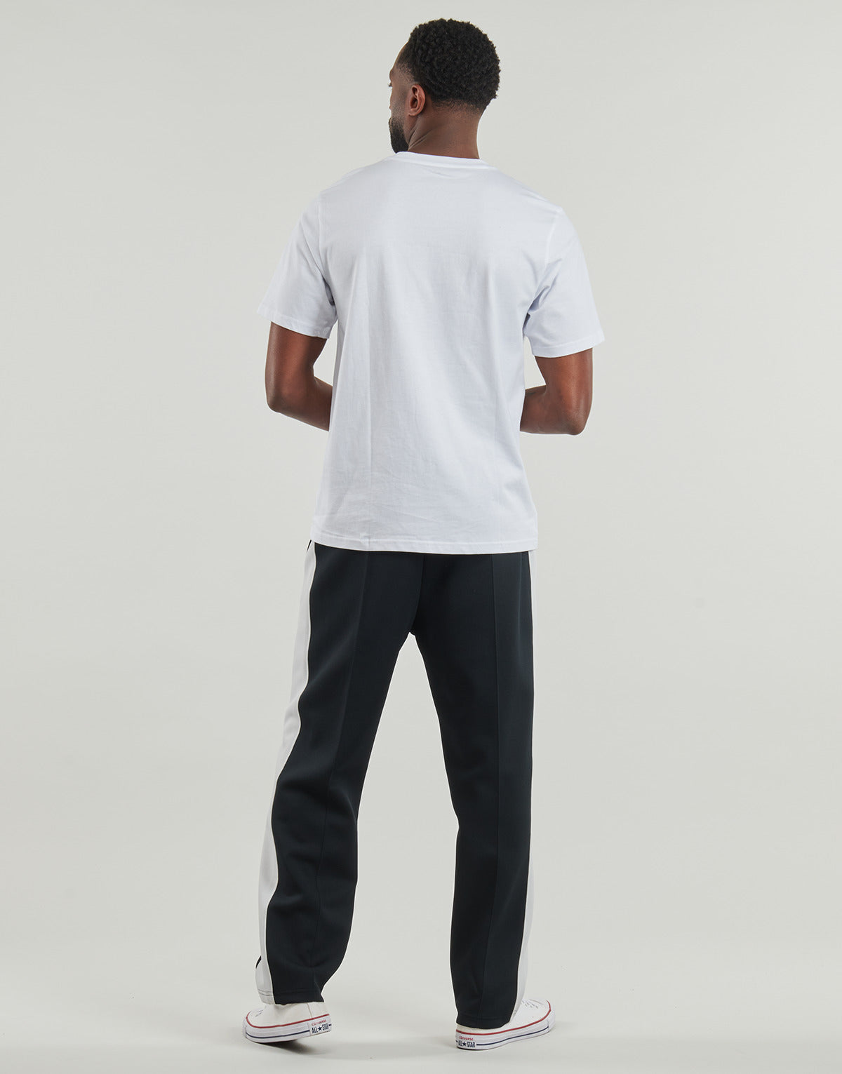 T-shirt Uomo Converse  STANDARD FIT CENTER FRONT LARGE LOGO STAR CHEVRON TEE  Bianco