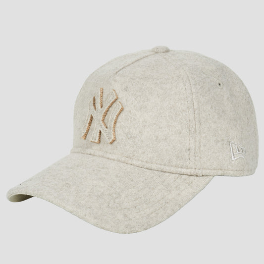 Cappellino Donna New-Era  FEMALE MELTON LUXE 9TWENTY® AF NEW YORK YANKEES STN  Beige