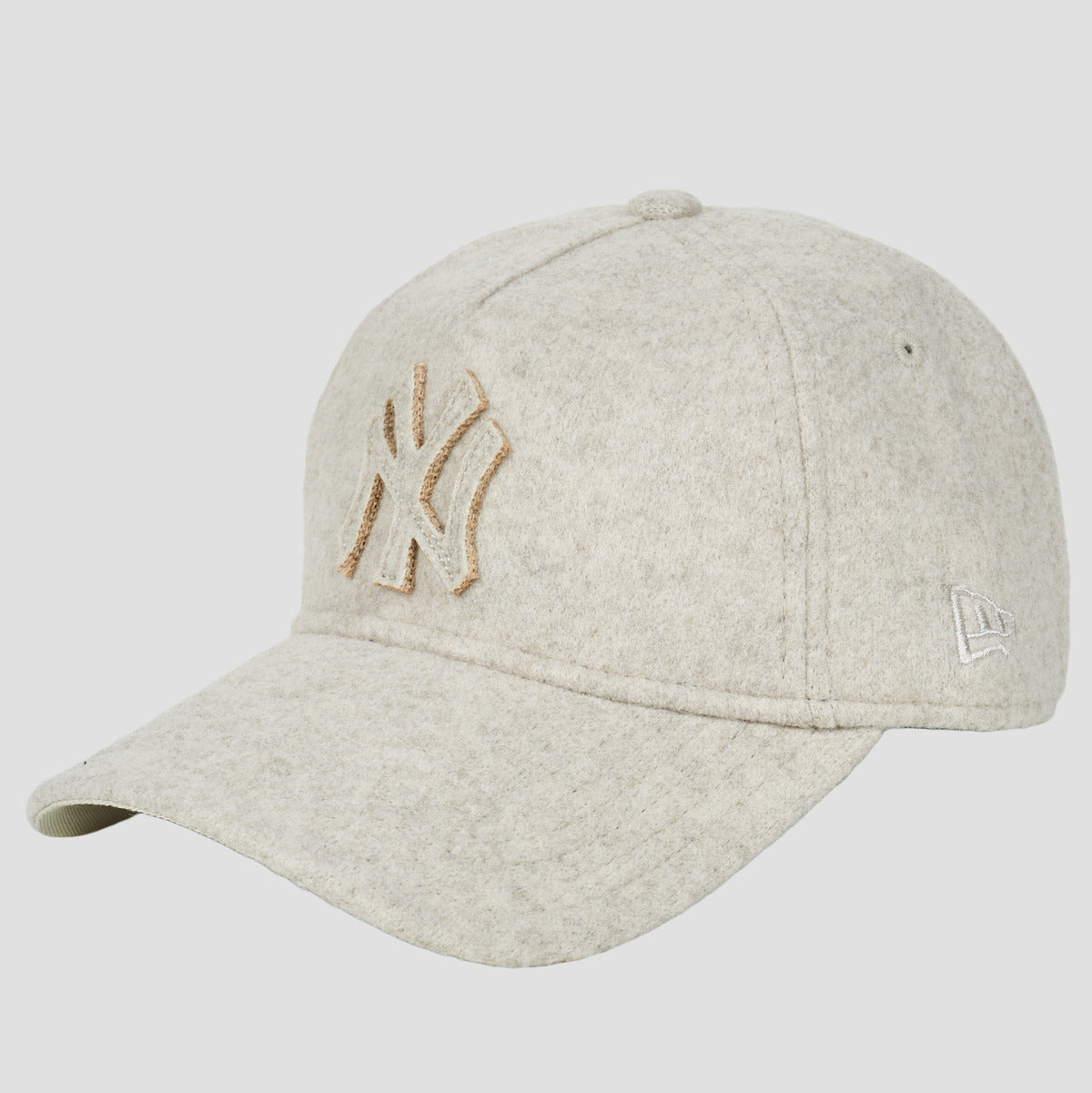 Cappellino Donna New-Era  FEMALE MELTON LUXE 9TWENTY® AF NEW YORK YANKEES STN  Beige