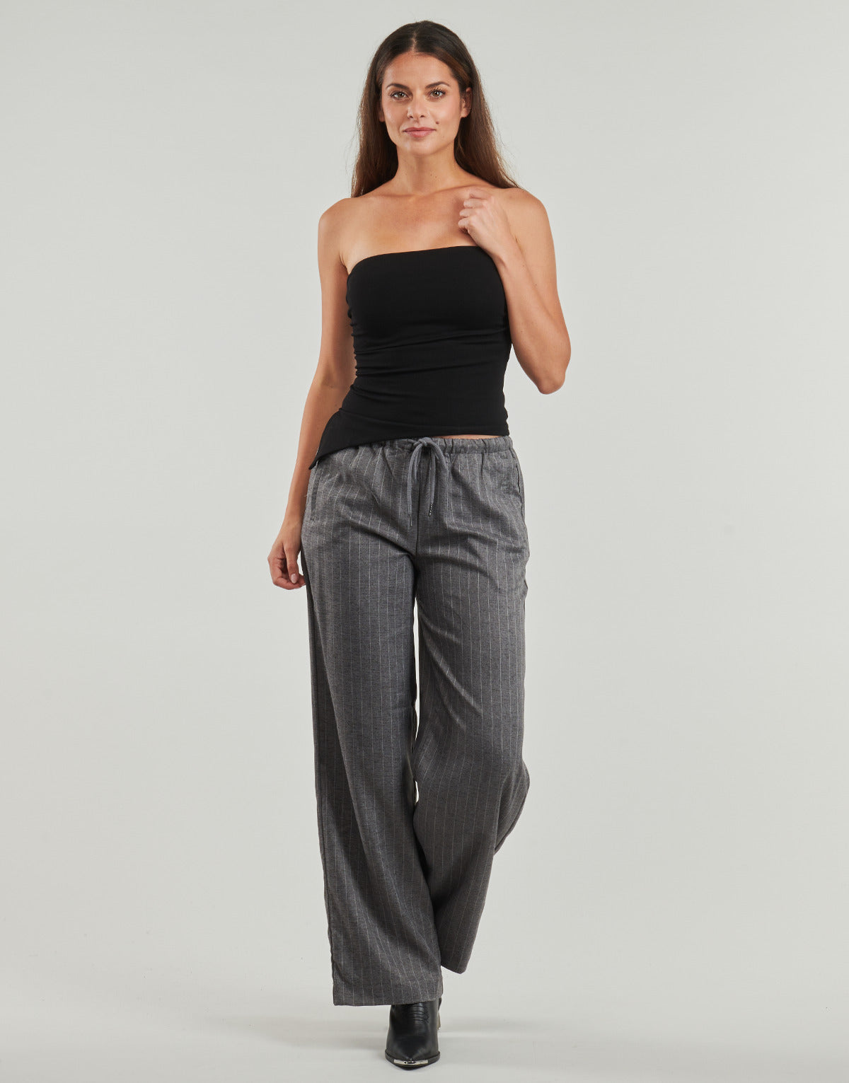 Pantaloni morbidi / Pantaloni alla zuava Donna Vero Moda  VMRHODA   Grigio