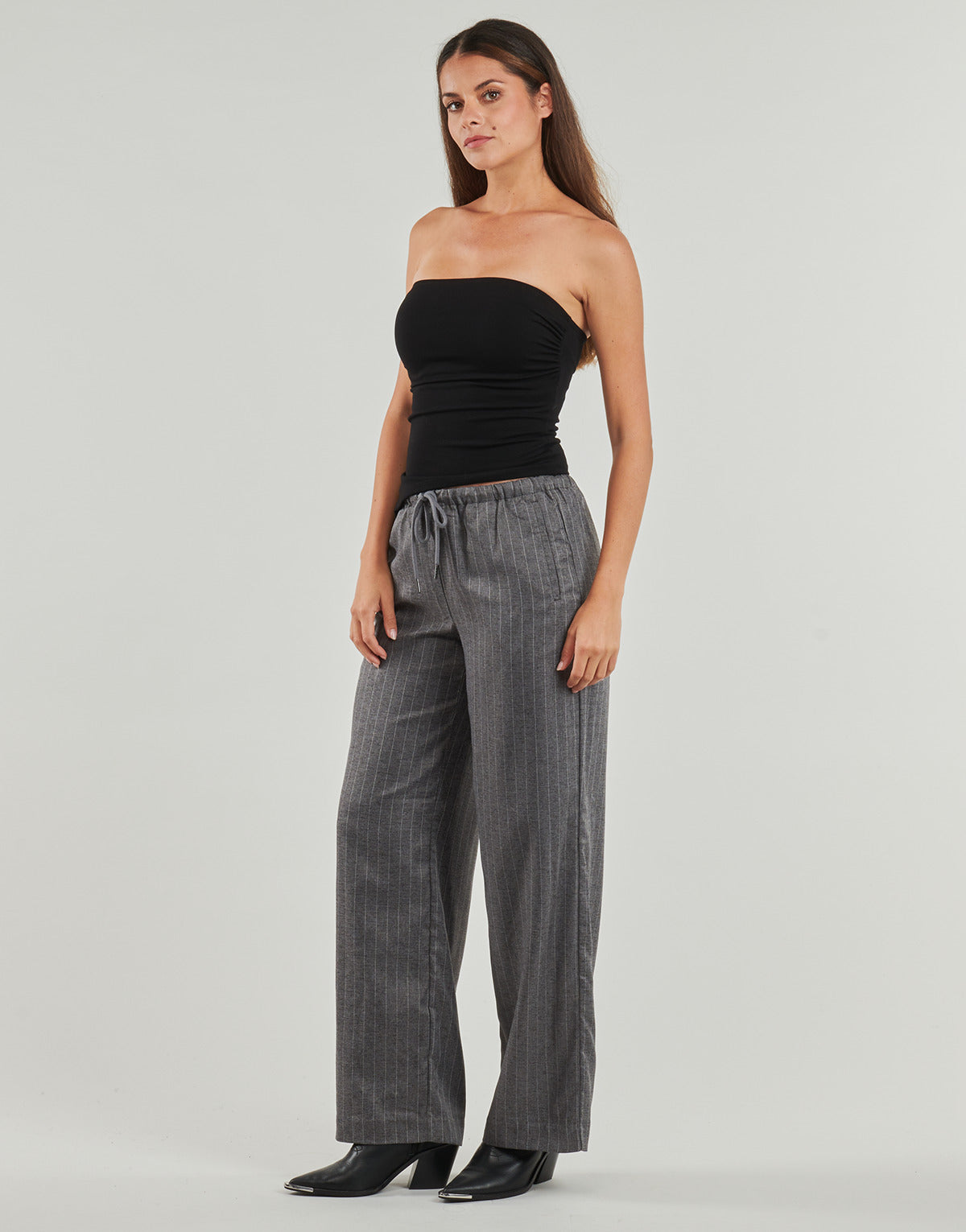 Pantaloni morbidi / Pantaloni alla zuava Donna Vero Moda  VMRHODA   Grigio