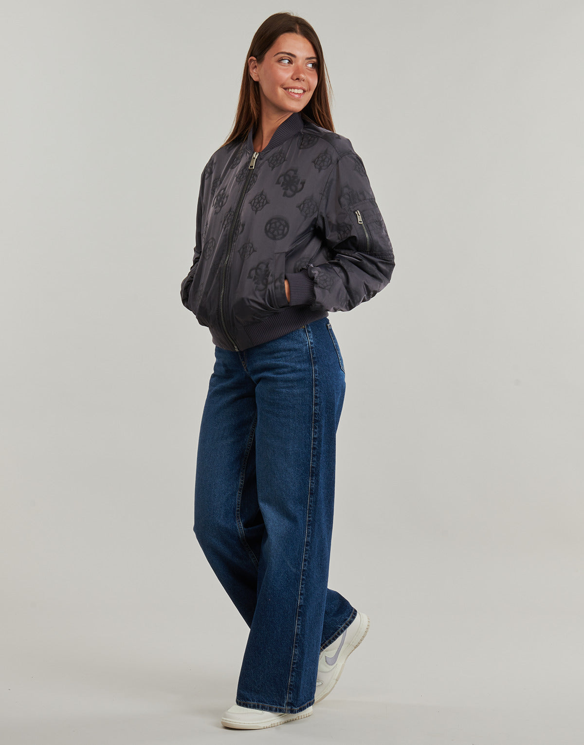 Giubbotto Donna Guess  PHILOMENE  Nero