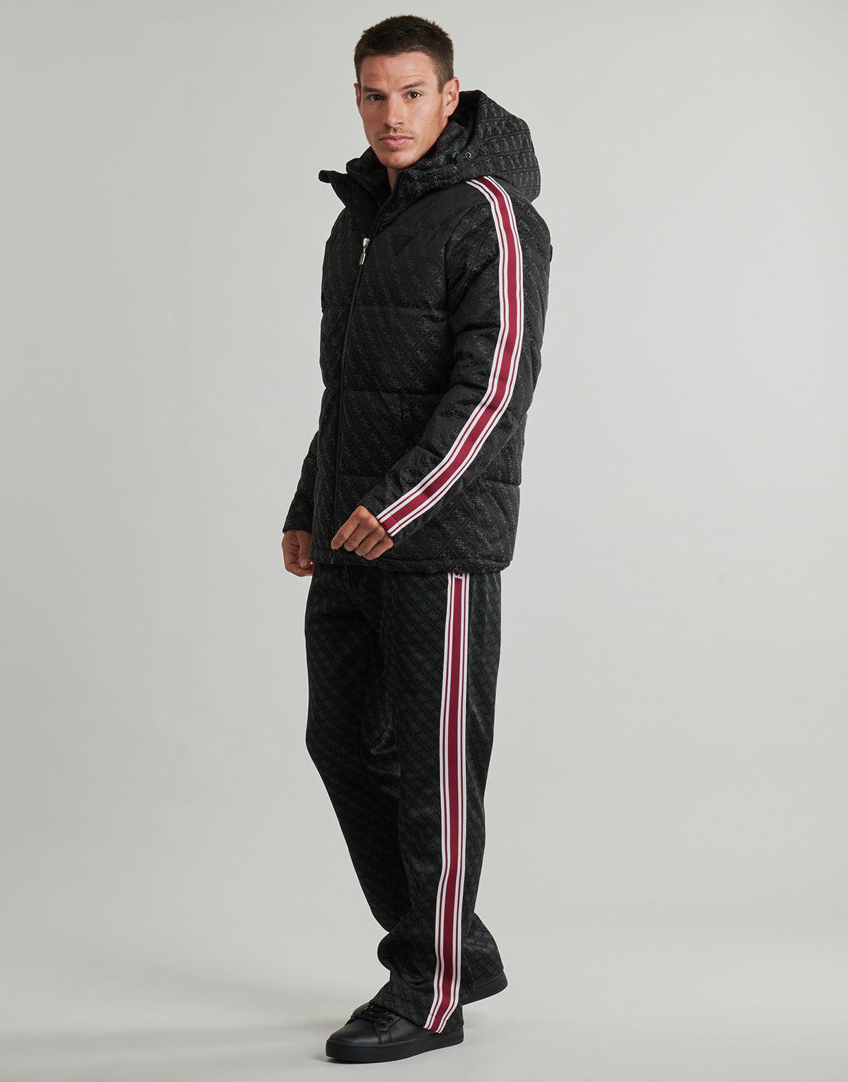 Piumino Uomo Guess  FUSCO 4G PADDED  Nero