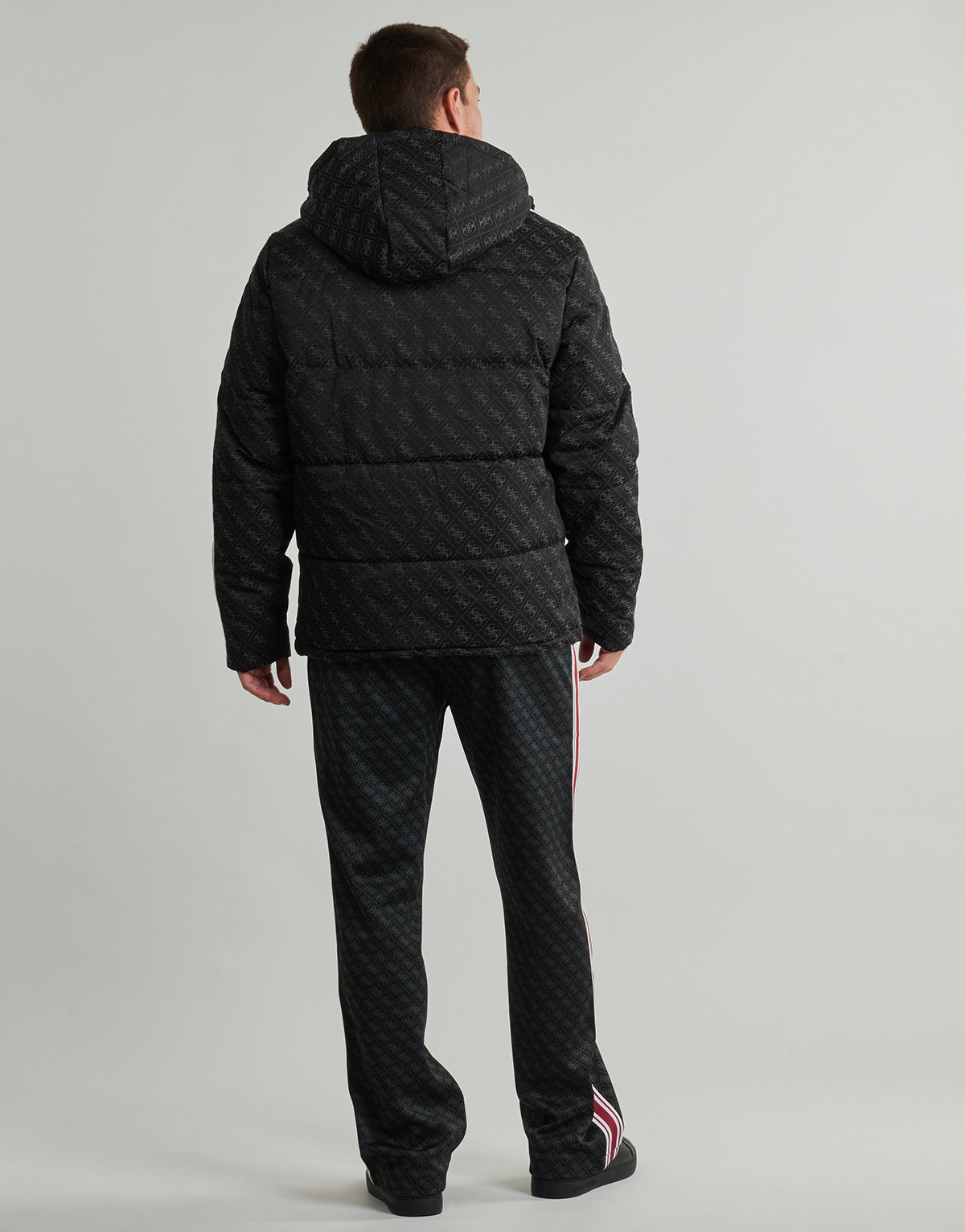 Piumino Uomo Guess  FUSCO 4G PADDED  Nero