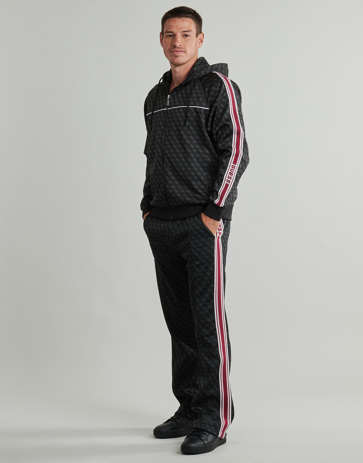 Pantaloni Sportivi Uomo Guess  PARIMO 4G PANT  Nero