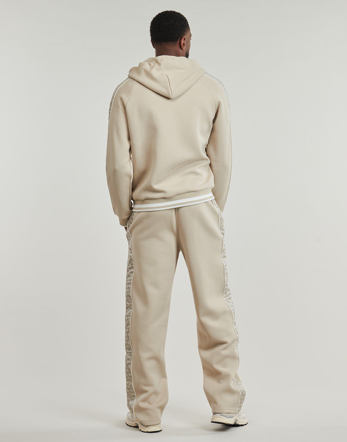 Felpa Uomo Guess  FINLO ZIPPED HOODIE  Beige