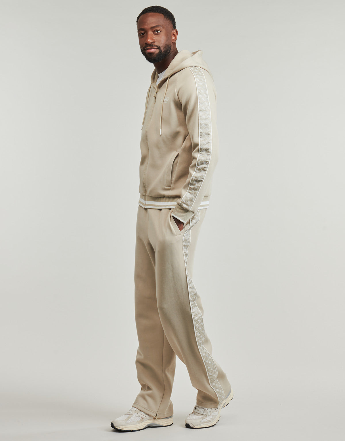 Pantaloni Sportivi Uomo Guess  FINLO PANT  Beige