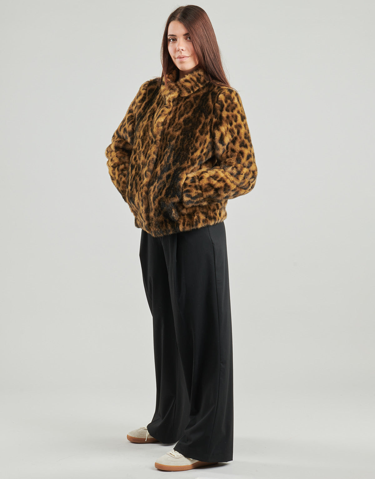 Mantella Donna Guess  LUNA FAUX FURE LEOPARD  Marrone