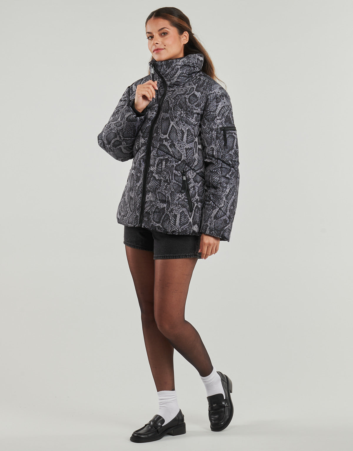 Piumino Donna Guess  MARTINA PRINT CROP  Grigio